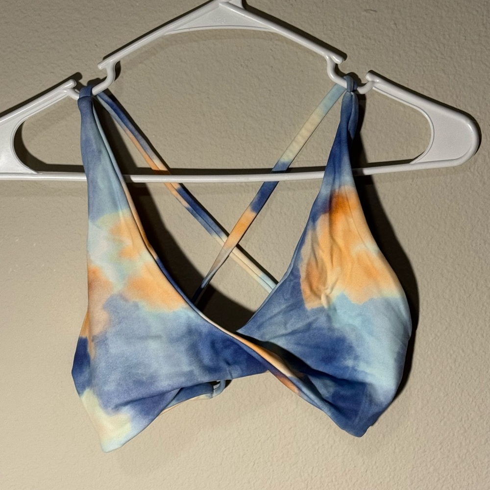Tie-Dye Crisscross Sports Bra